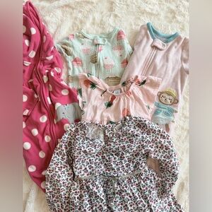 Baby Girl Lot 12-18m Sleepers, One Piece Outfits and Dress. 5 pieces. EUC FK